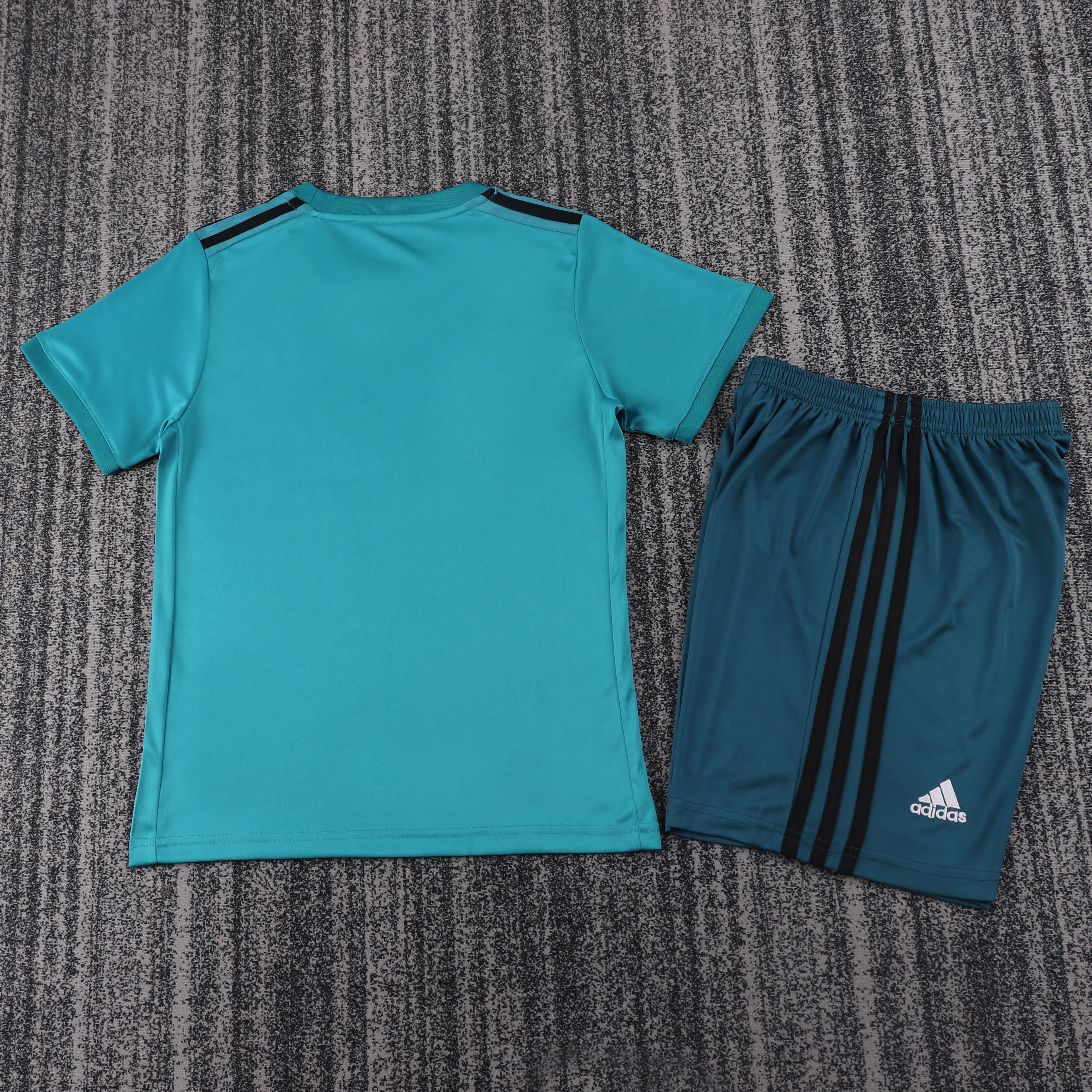 ריאל מדריד ילדים רטרו 2017/18